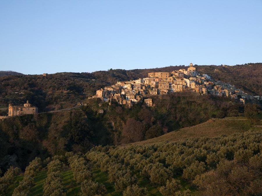 Badolato (CZ), borgo - Foto Salvatore Paravati © FAI - Fondo Ambiente Italiano