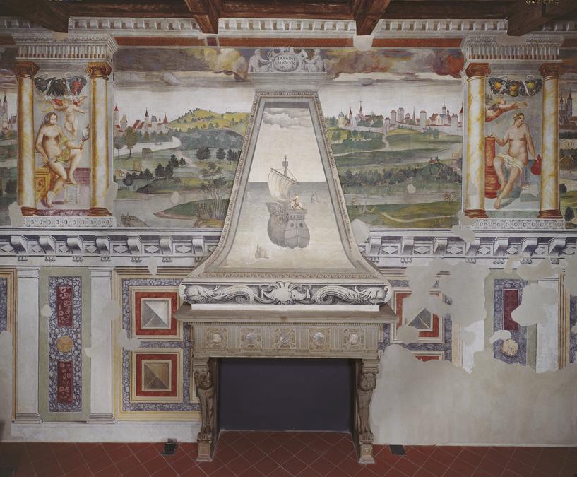 Castello di Melegnano (MI), Sala dell'Imperatore - camino © Fotografia di Adriano Carafòli