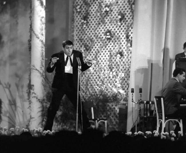 Gli 80 anni «molleggiati» di Adriano Celentano