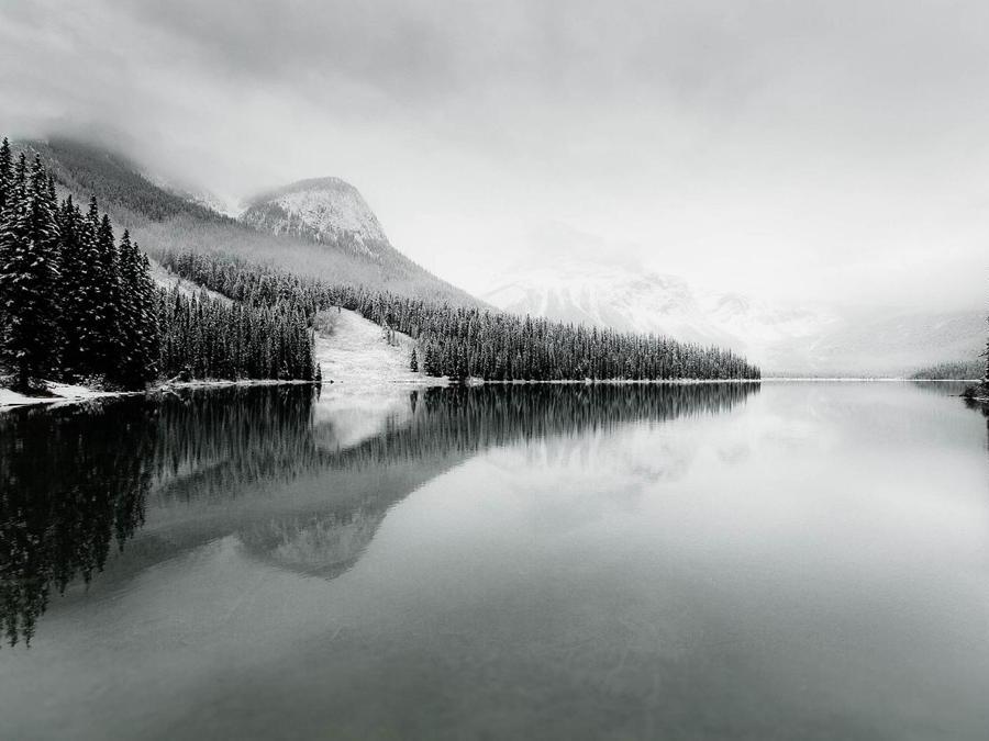 Image Name: Lake with snow. Photographer Name: Wen-Lung Lee. Year: 2018. Copyright: © Wen-Lung Lee, Taiwan, Province of China (China), 3rd Place, National Awards, 2018 Sony World Photography Awards