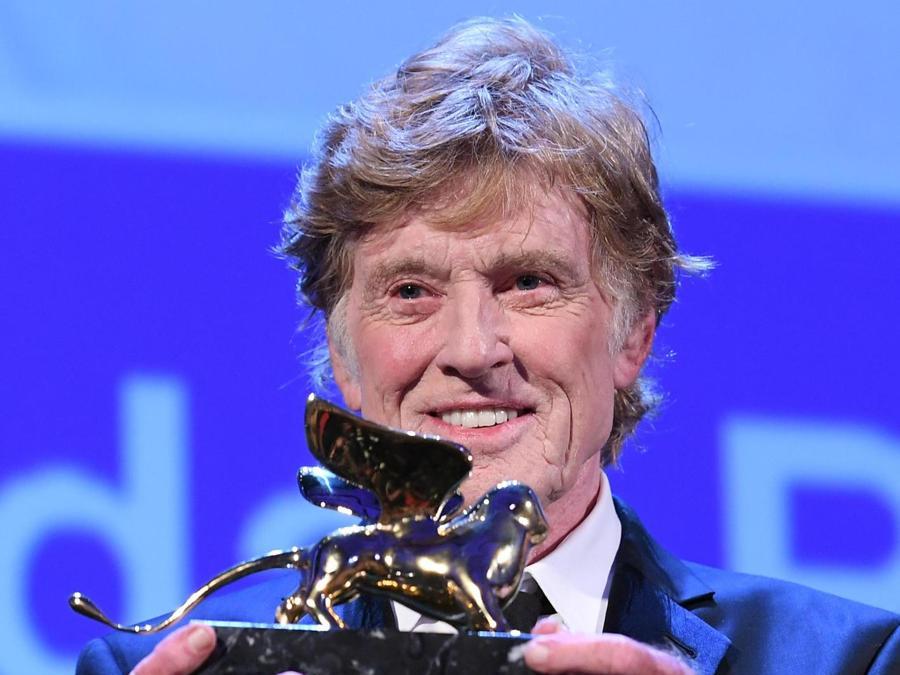 Robert Redford riceve il Leone d’oro al 74 ° Festival internazionale del cinema di Venezia, settembre 2017 (ANSA/CLAUDIO ONORATI)