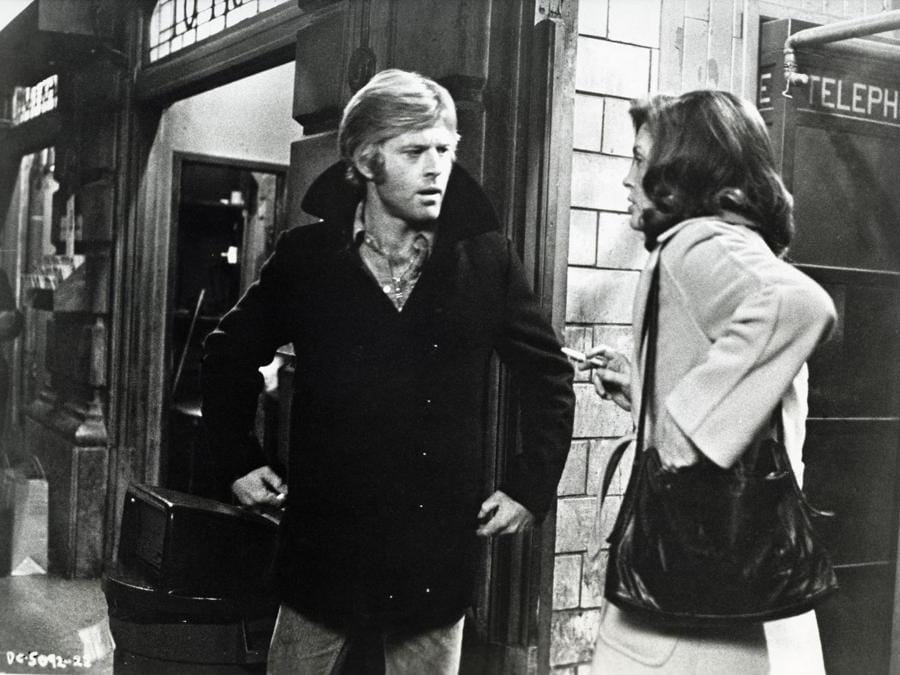 Robert Redford e  Faye Dunaway in una scena del film “I tre giorni del Condor” (Afp)