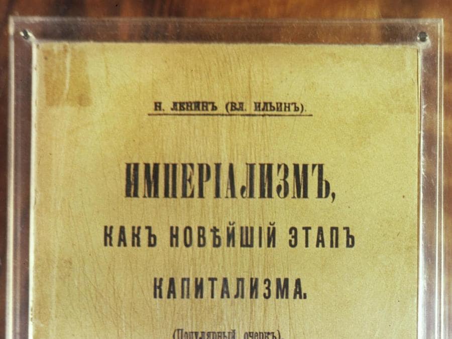 Il libro di Lenin “Imperialismo, la fase più avanzata del capitalismo, Pietrogrado, 1917. (AFP/RIA Novosti / Sputnik). 