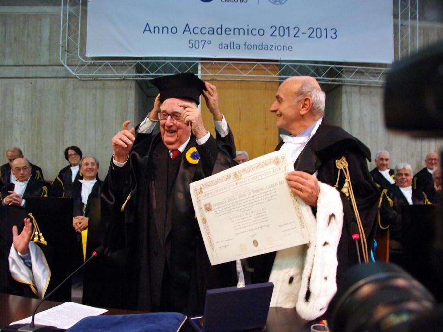 2012, Unversità di Urbino. Conferimento ad Andrea Camilleri della laurea honoris causa (Fotogramma)