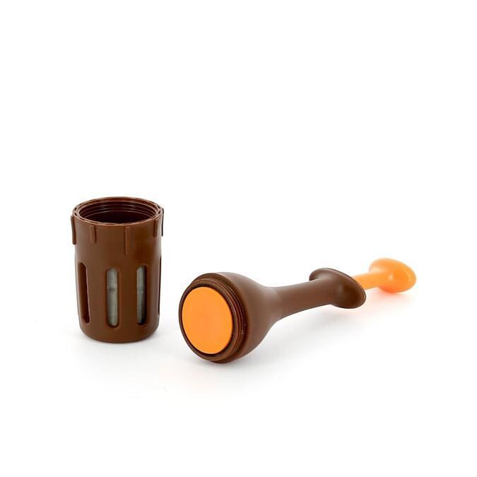 Infusiera, piccolissima, pratica e veloce, questa caffettierina dà un caffè a infusione direttamente in tazza; occorrono solo 5 minuti per avere la giusta infusione e per poi premere sul pistoncino.