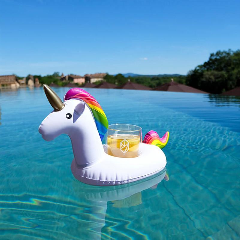 Licorne, porta bicchiere gonfiabile, galleggiante, per pic nic acquatici.