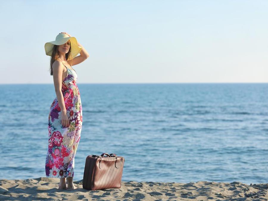 Valigia leggera con i travel kit di bellezza - Il Sole 24 ORE