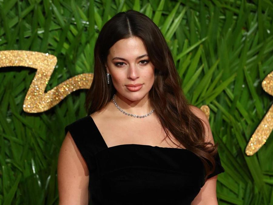 Ashley Graham in Vivienne Westwood Couture (EPA/NEIL HALL)