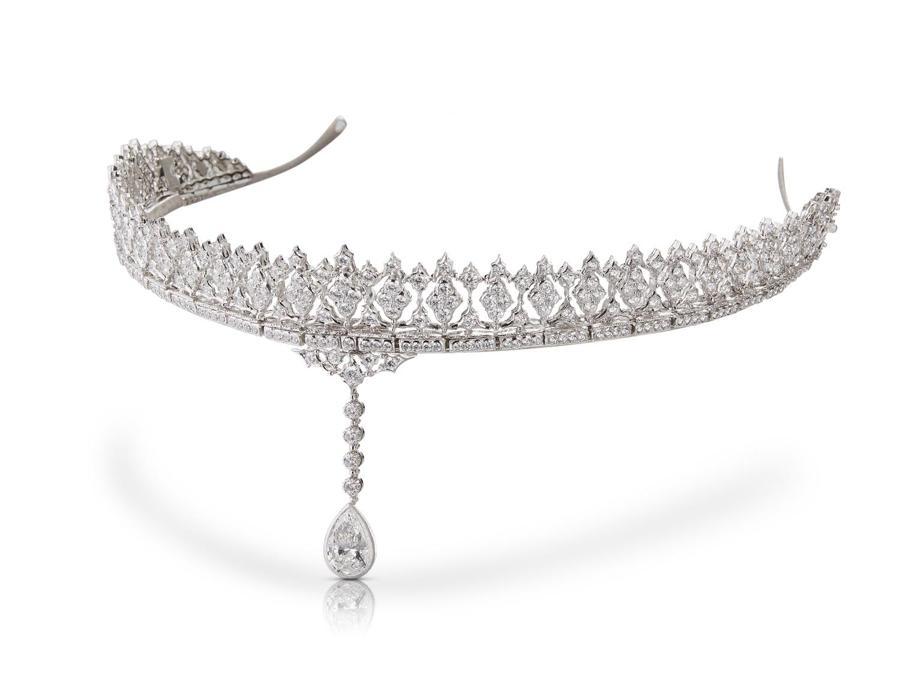 Buccellati Tiara in white + diamonds 