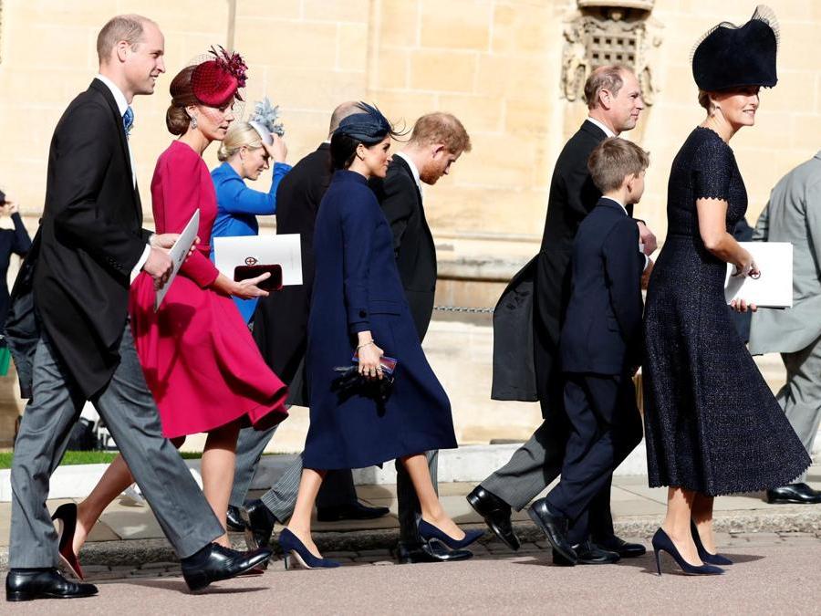 Il principe  William, Kate Duchessa di Cambridge, Meghan, Duchessa del Sussex, il Principe  Harry,il Principe  Edward, Sophie, Contessa del Wessex, e il Principe  Carlo,  Alastair Grant/Pool via REUTERS