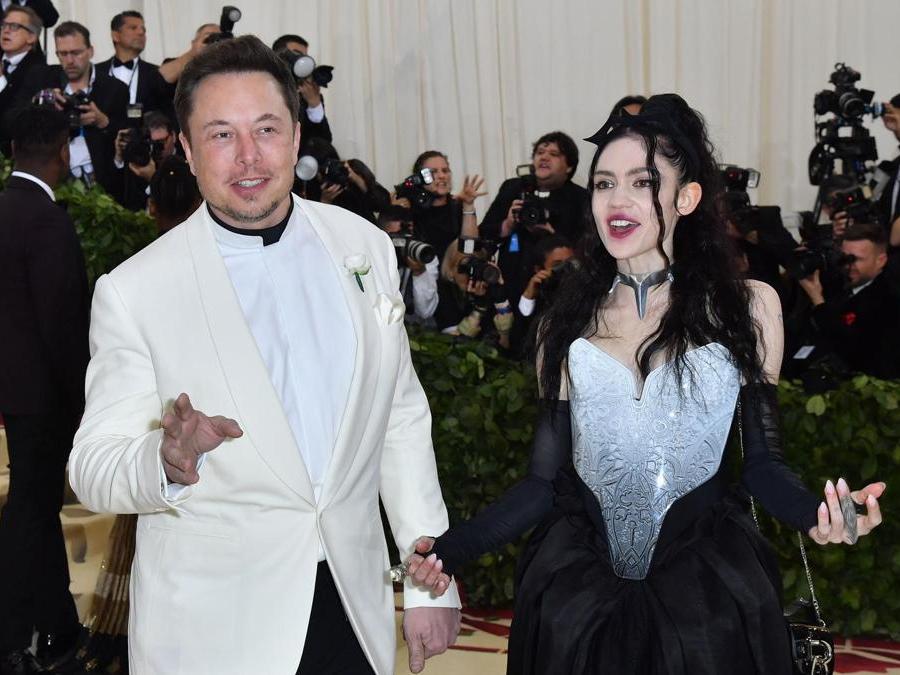 Elon Musk e Grimes (Afp)
