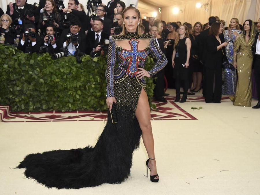 Jennifer Lopez in Balmain (Ansa/Ap)