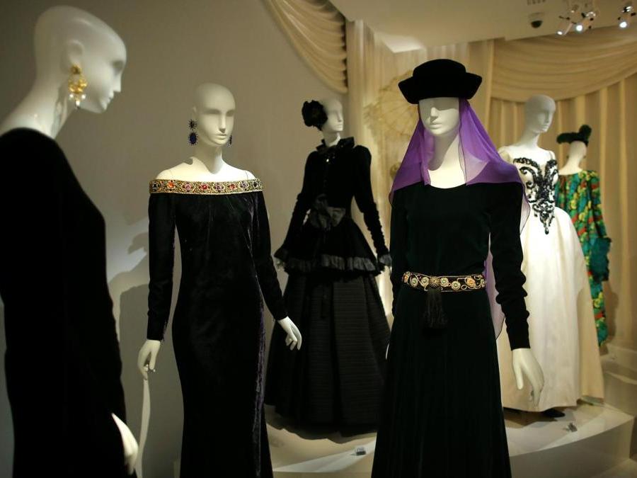 Apre A Parigi Il Museo Yves Saint Laurent Luogo Dell Anima Di Un Genio Della Moda Il Sole 24 Ore