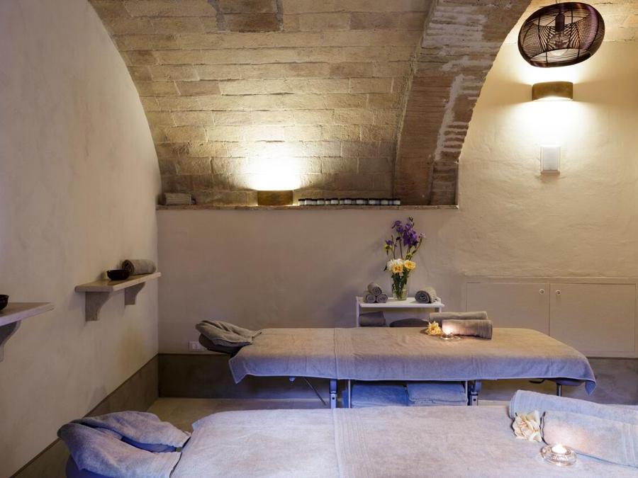Una delle novità del 2017 è la piccola Spa, dove si usano prodotti biologici e creati dall'Erborista del Borgo, Lisabetta Matteucci, con piante aromatiche e officinali, e ingredienti biologici in parte prodotti nella tenuta. 