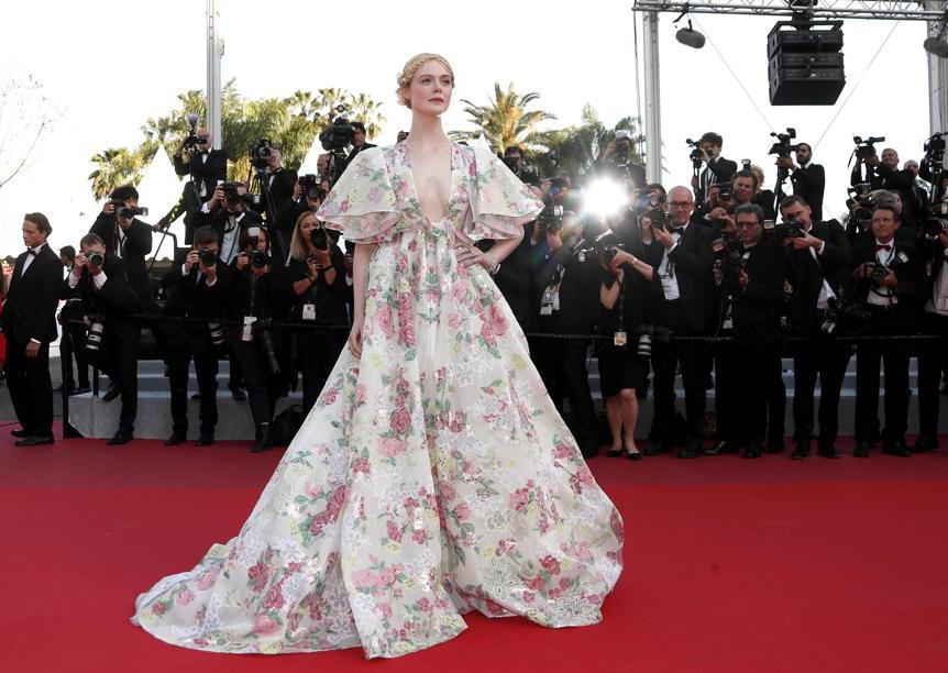 Elle Fanning ha indossato un abito Valentino Haute Couture
