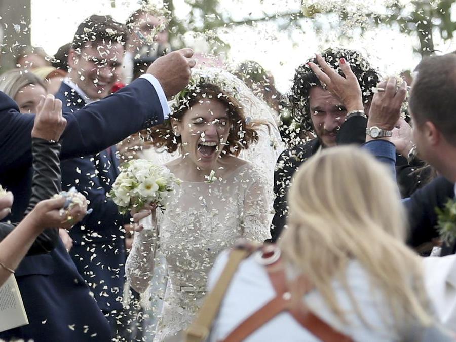 Kit Harington e Rose Leslie . (Jane Barlow/PA via AP)