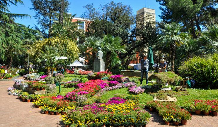 Mostra della minerva, Salerno - Dal 12 al 14 aprile, presso la Villa Comunale di Salerno, torna la manifestazione dedicata a “piante rare e tutto quanto fa giardino”