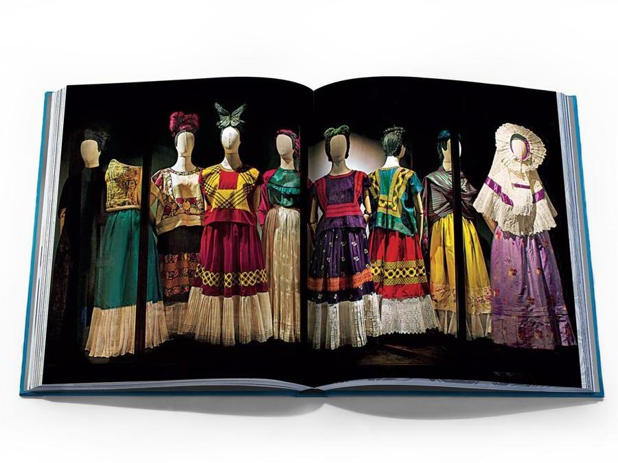 Il libro “Frida Kahlo: Fashion as the Art of Being” pubblicato da Assouline nel 2016