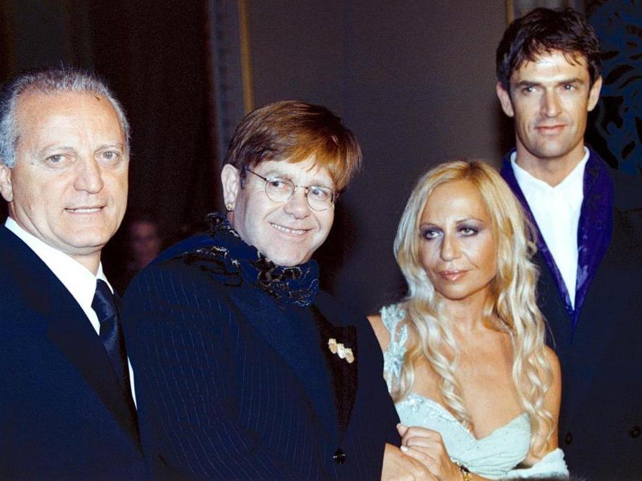 Santo Versace, Elton John, Donatella Versace e Rupert Everet alla festa di inaugurazione della mostra dedicata a Gianni Versace a Villa Olmo a Cernobbio. (ANSA)