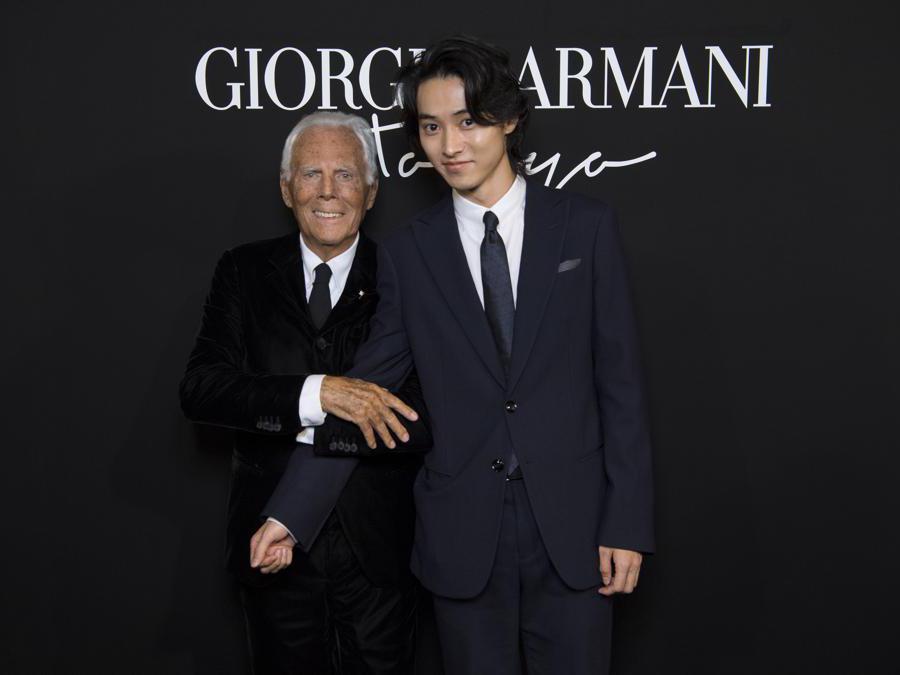 Giorgio Armani con Kento Yamazaki (credit SGP)