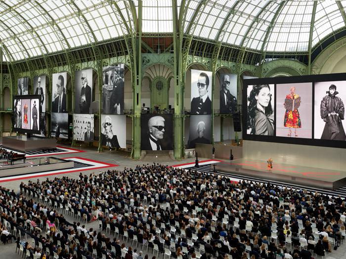 Karl Forever-Parigi rende omaggio a Lagerfeld