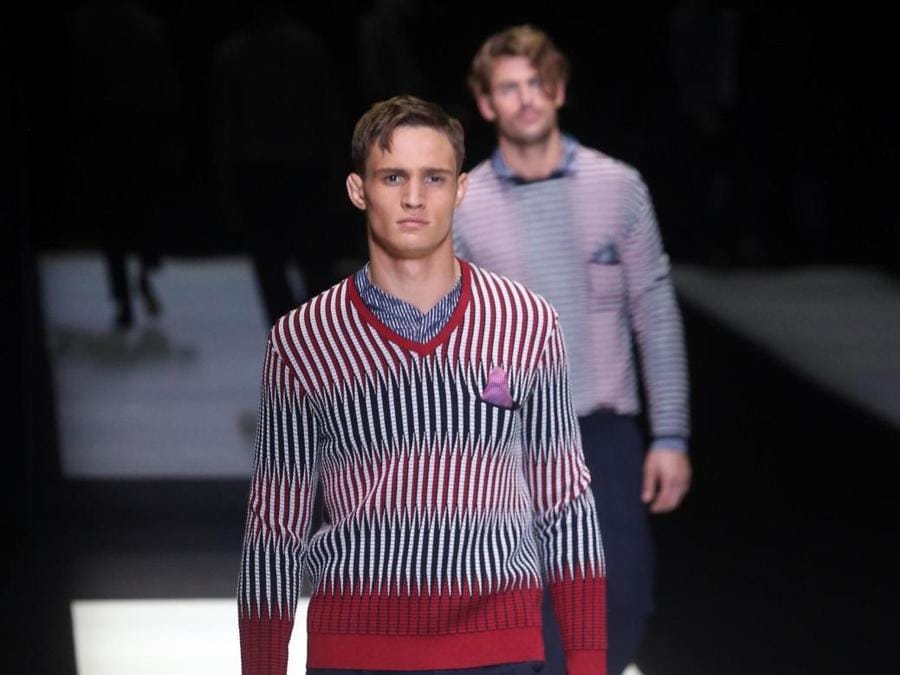 Sfilata della collezione di Giorgio Armani. (ANSA / MATTEO BAZZI)