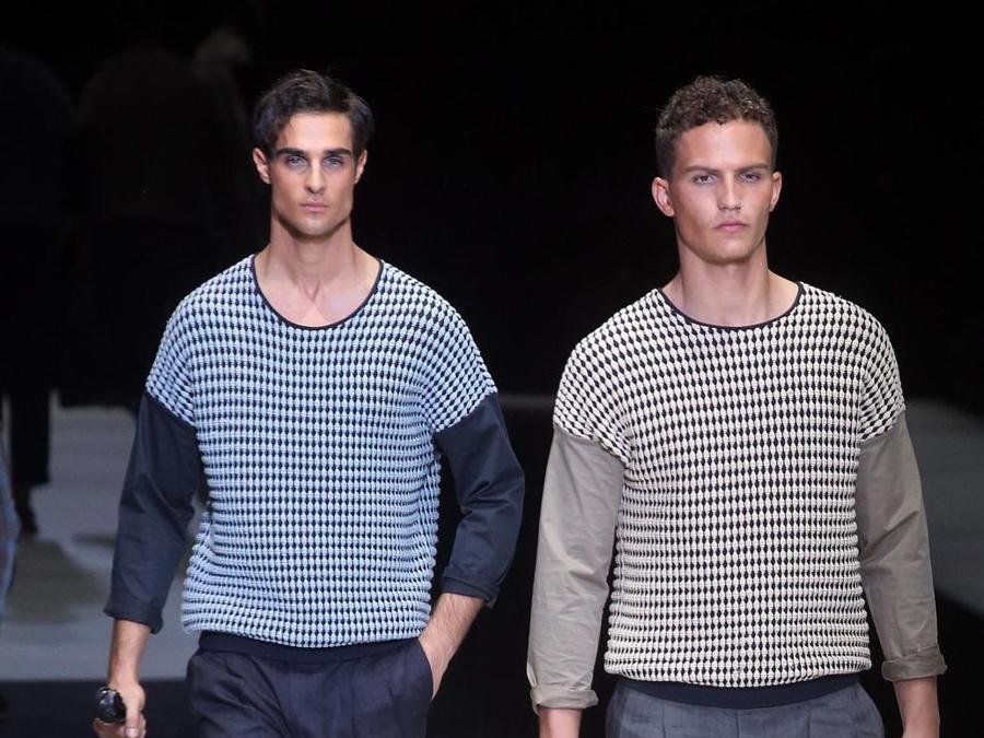Sfilata della collezione di Giorgio Armani. (ANSA / MATTEO BAZZI)