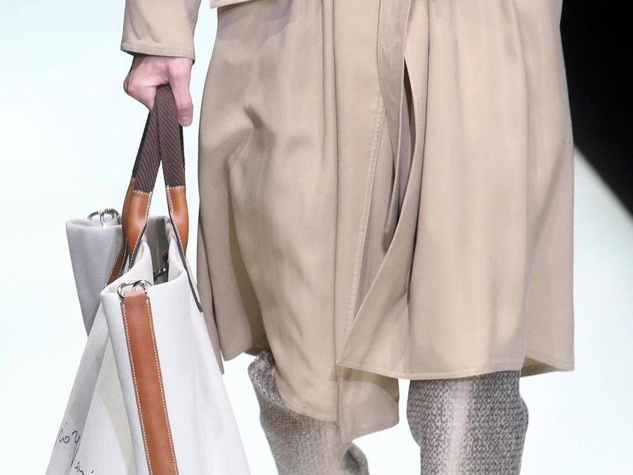 Sfilata della collezione di Giorgio Armani. (ANSA / MATTEO BAZZI)