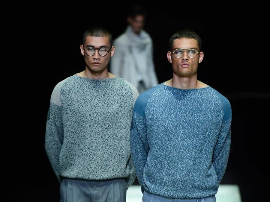 Sfilata della collezione di Giorgio Armani. (AFP PHOTO / Miguel MEDINA)