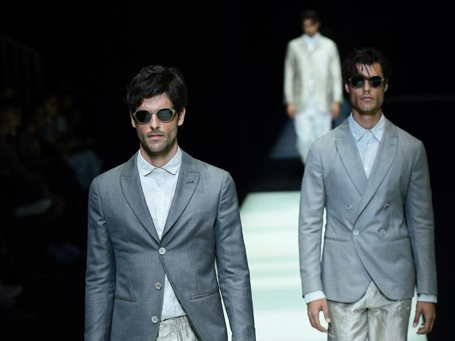 Sfilata della collezione di Giorgio Armani. (AFP PHOTO / Miguel MEDINA)
