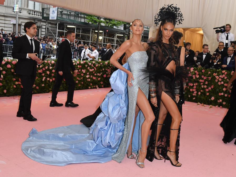 Candice Swanepoel e Joan Smalls. (Photo by ANGELA WEISS / AFP)
