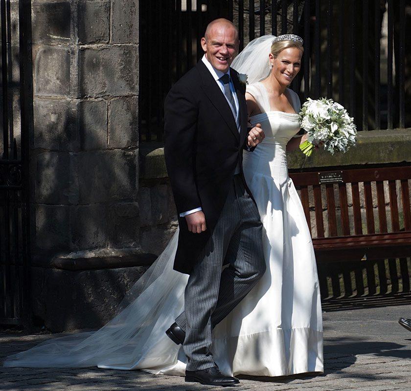 Zara Phillips, nipote della regina Elisabetta II, ha sposato nel 2011 il giocatore di rugby Mike Tindal, in un abito di Stewart Pavin 