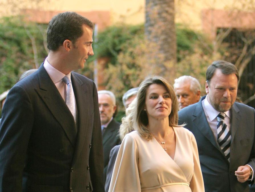 Letizia di Spagna, nata Letizia Ortiz, ha sposato Felipe di Spagna nel 2004: la coppia ha avuto la figlia Leonor nel 2005 e la secondogenita Sofia nel 2007 (AFP PHOTO CRISTINA QUICLER) 