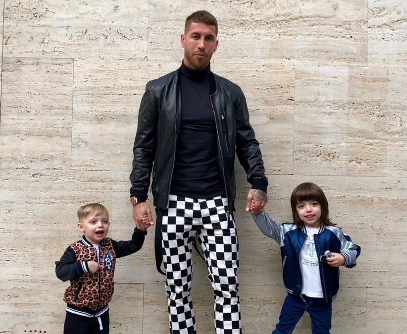 Sergio Ramos, classe 1986, è considerato uno dei difensori migliori al mondo. Pilastro del Real Madrid e della Spagna, con la nazionale spagnola ha vinto due europei e un mondiale. Ha tre figli