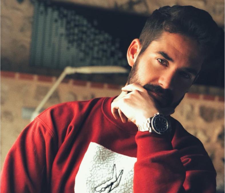 Isco. Francisco Román Alarcón Suárez, per i tifosi del Real Madrid e della nazionale spagnola è semplicemente Isco. Nato nel 1992, è considerato non solo uno dei giocatori di maggior talento a centrocampo, ma anche una fonte di ispirazione in termini di stile e tagli di capelli. Nel 2006 è stato scelto come ambassador del marchio Hugo Boss. 
