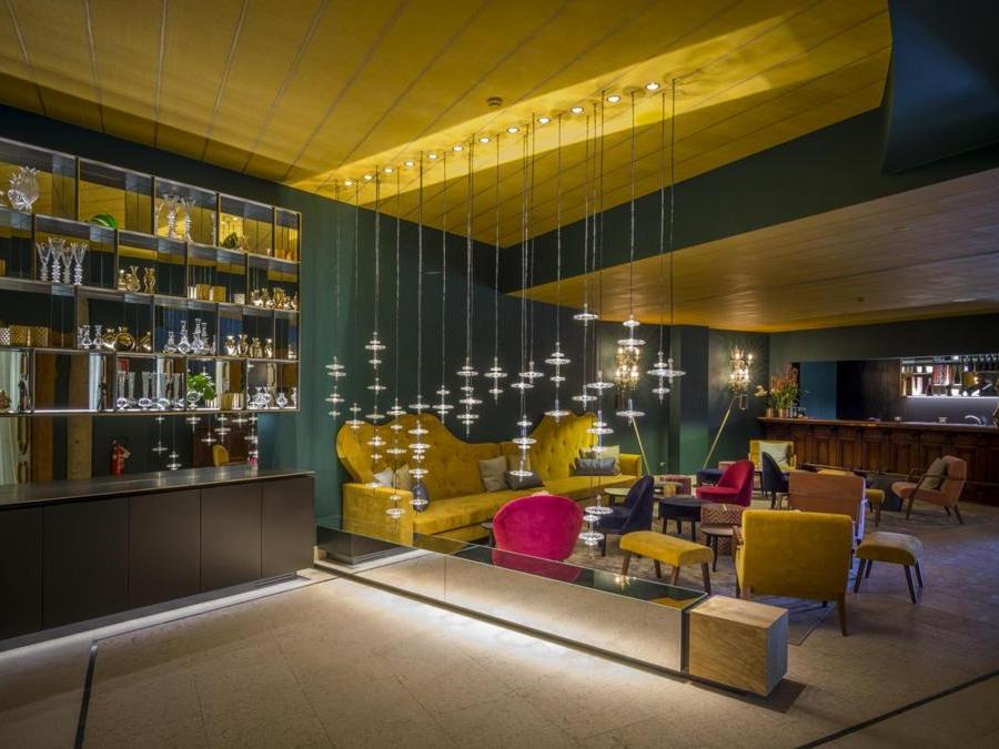 L'Albereta. Il Foyer Bar, attiguo al bistrò