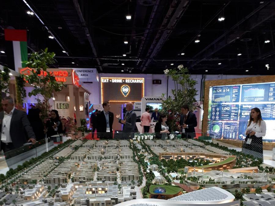 Il progetto più fantasmagorico di AIM Dubai 2018 è la «Sustainable City», una città a impatto zero, una comunità «green» che si estende su 5 milioni di metri quadrati. Ha già aperto i battenti nel 2015 quando sono arrivati i primi inquilini