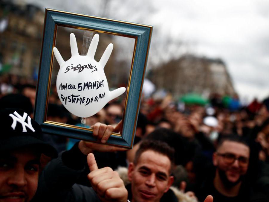 REUTERS/Christian Hartmann