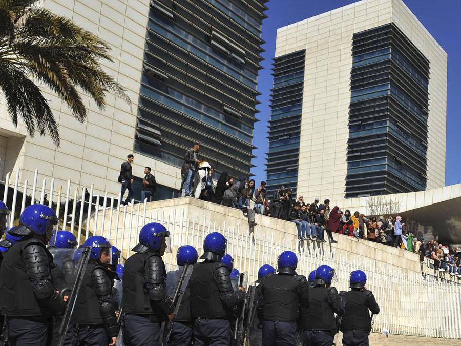 (AP Photo/Fateh Guidoum )