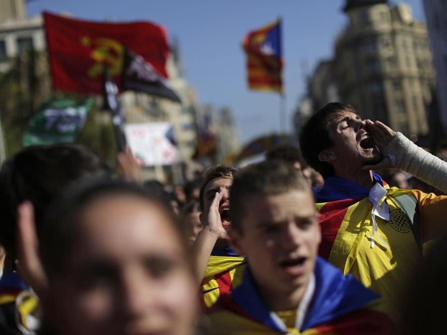  (AP Photo/Emilio Morenatti)