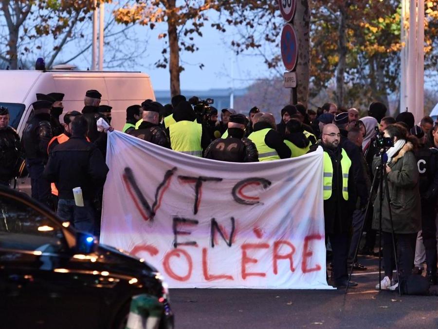 (Photo by STEPHANE DE SAKUTIN / AFP)