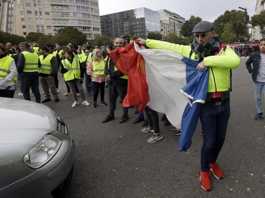  (AP Photo/Claude Paris)