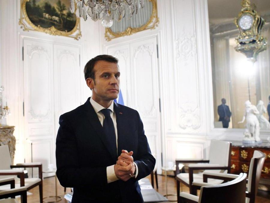 Il presidente francese Emmanuel Macron sarà tra i partecipanti del WEF 2018 di Davos (EPA/THIBAULT CAMUS)