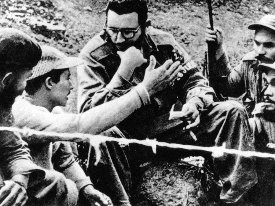 Fidel Castro con i suoi  barbudos durante la Rivoluzione 