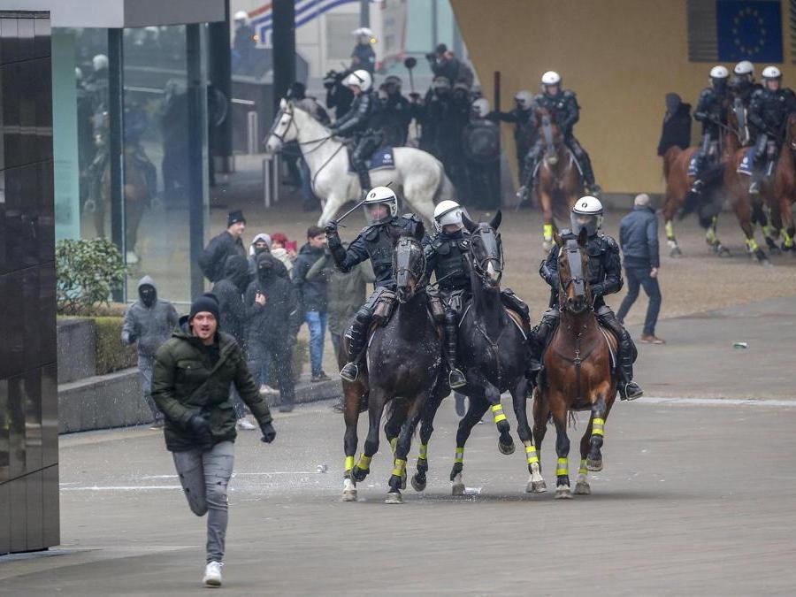 (Epa/Julien Warnand)