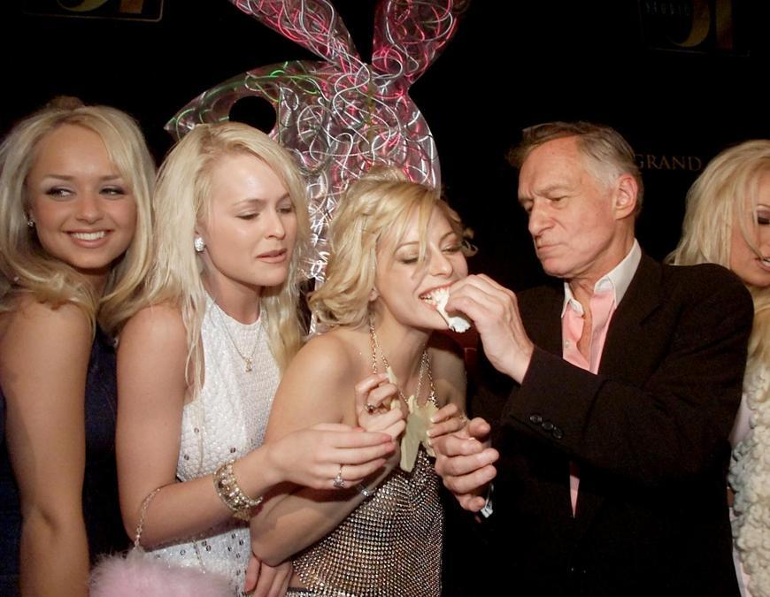 2001 - 75esima festa di Hefner alla Studio 54 all'interno del MGM Grand hotel-casino a Las Vegas - REUTERS/File Photo