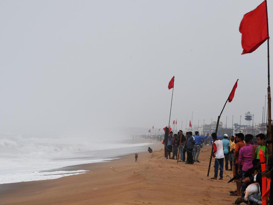 Una spiaggia chiusa a Puri, nello stato indiano orientale di Odisha. (Photo by Dibyangshu SARKAR / AFP)