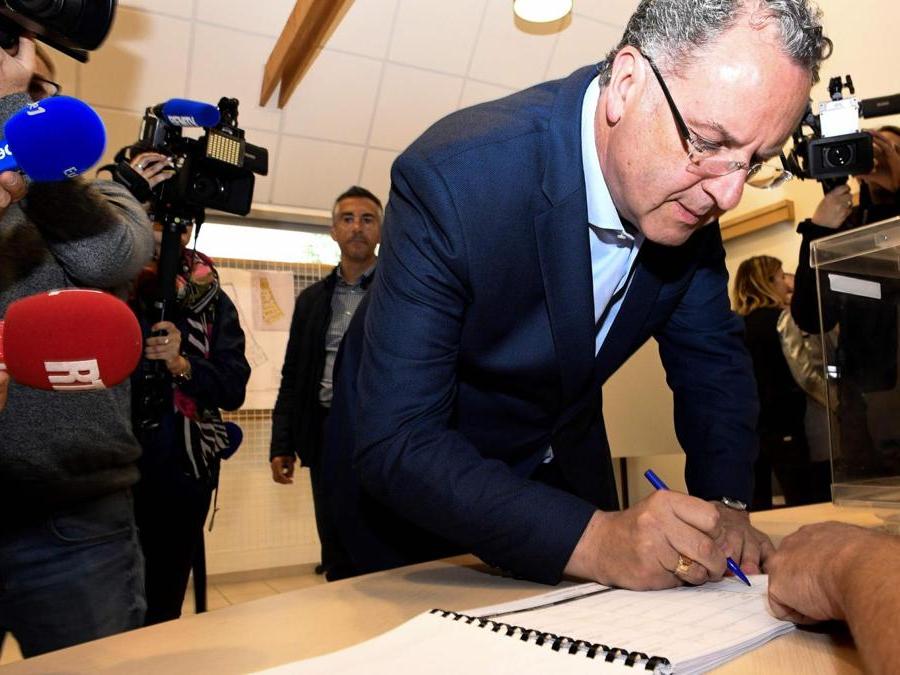 Il ministro Richard Ferrand (Afp)