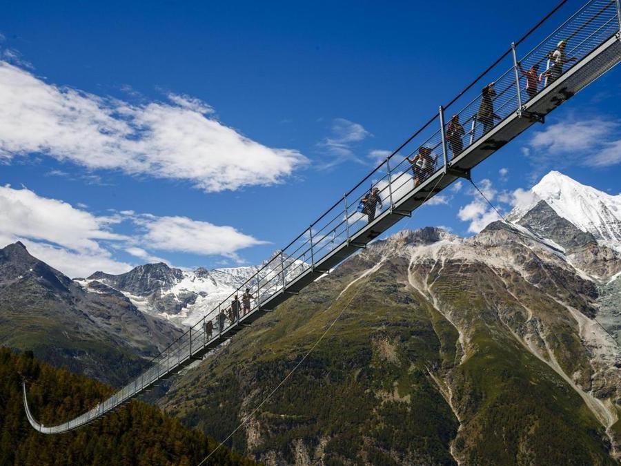 In Svizzera Il Pi Lungo Ponte Pedonale Sospeso Del Mondo Il Sole 24 ORE