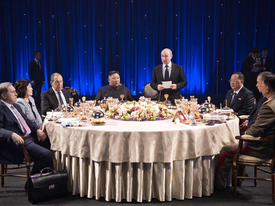 Sputnik/Alexei Nikolsky/Kremlin via REUTERS ATTENTION EDITORS - THIS IMAGE WAS PROVIDED BY A THIRD PARTY.